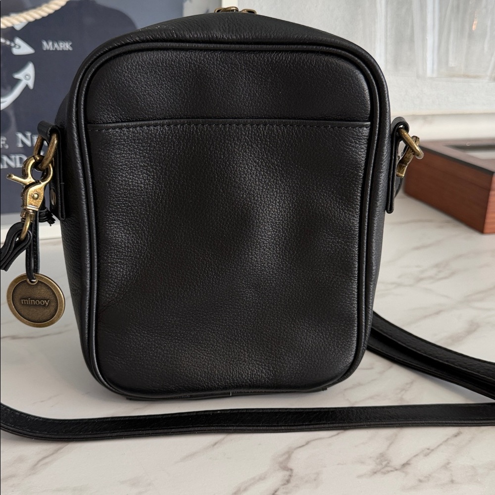 Minooy Black Leather Organizer Crossbody Bag Built-In Wallet Brass Hardware - Picture 9 of 14